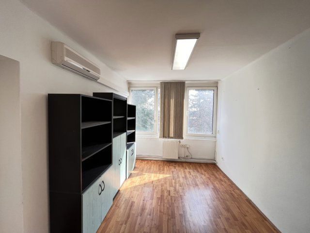 Kiadó iroda, Kaposváron, Raktár utcában 63 E Ft / hó, 1 szobás