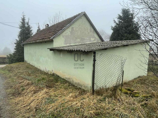 Eladó nyaraló, Eszteregnyén 2.5 M Ft, 3 szobás