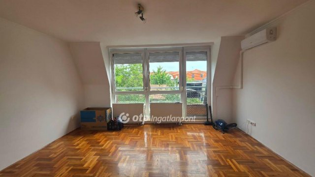 Eladó téglalakás, Hajdúszoboszlón 32 M Ft, 1 szobás