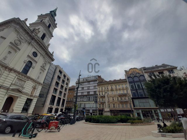 Eladó téglalakás, Budapesten, V. kerületben 145.5 M Ft, 1 szobás