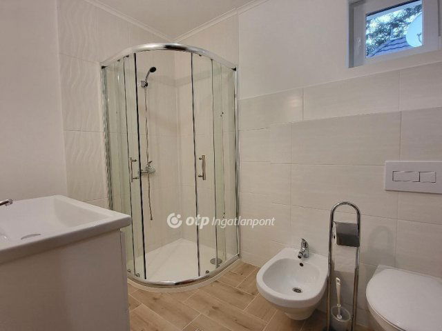 Eladó családi ház, Siófokon 275 M Ft, 8+1 szobás