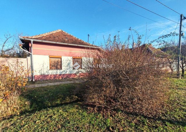 Eladó családi ház, Békéscsabán 9.99 M Ft, 3 szobás