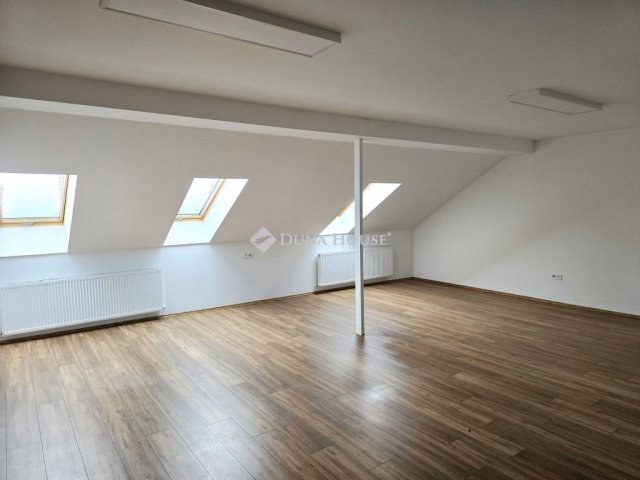 Eladó iroda, Pécsett 269 M Ft / költözzbe.hu