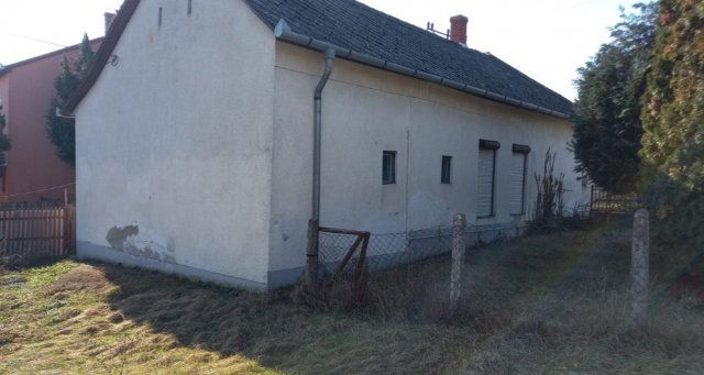 Eladó családi ház, Tabon 14.75 M Ft, 3 szobás