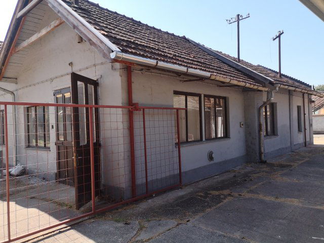 Kiadó ipari ingatlan, Gyulán 120 E Ft / hó / költözzbe.hu