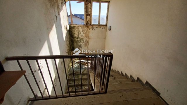 Eladó ipari ingatlan, Bátaszéken 149.9 M Ft