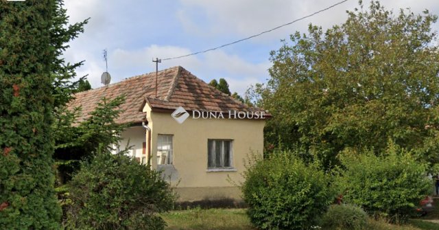 Eladó családi ház, Epölön 18 M Ft, 4 szobás