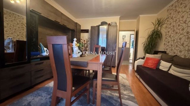 Eladó téglalakás, Szombathelyen 59.5 M Ft, 2+2 szobás