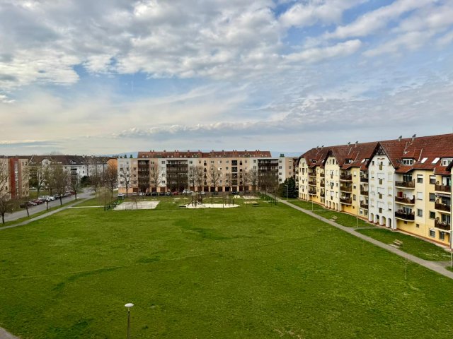 Eladó panellakás, Szombathelyen 41.9 M Ft, 2 szobás