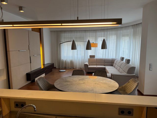 Kiadó téglalakás, albérlet, V. kerületben, Petőfi Sándor utcában