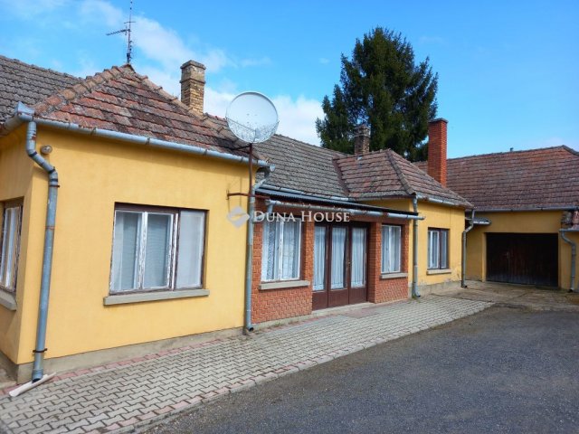 Eladó családi ház, Káptalantótin 77 M Ft, 3 szobás