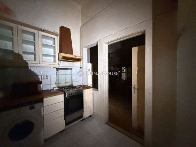 Eladó téglalakás, Budapesten, VIII. kerületben 56.4 M Ft