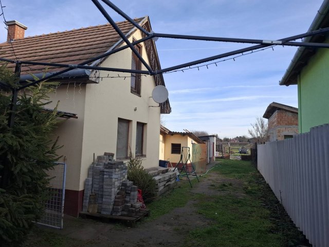 Eladó családi ház, Pilisen 38.9 M Ft, 1 szobás