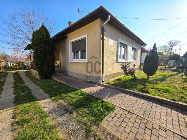 Eladó családi ház, Balatonbogláron 122.5 M Ft, 6 szobás