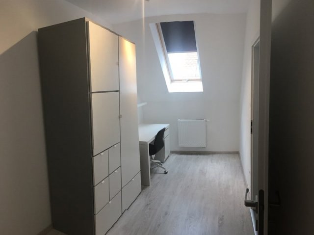 Kiadó téglalakás, albérlet, Pécsett, Antal utcában, 3 szobás