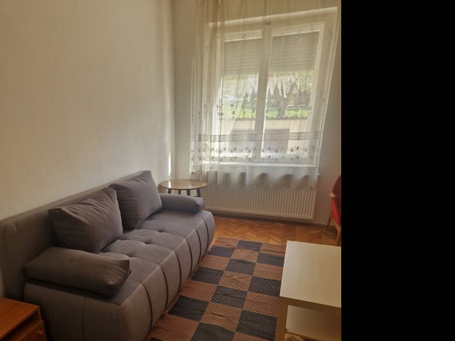 Kiadó téglalakás, albérlet, Esztergomban 150 E Ft / hó