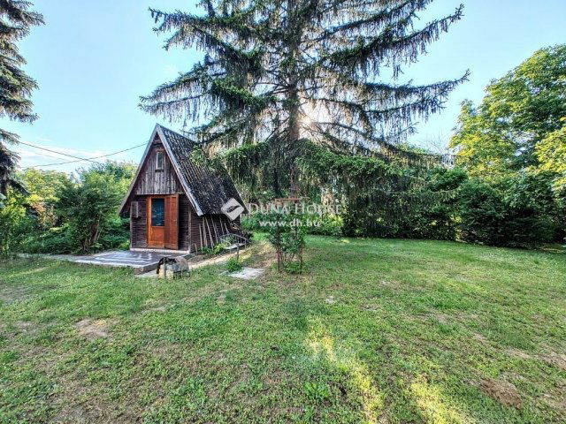 Eladó családi ház, Szegeden 13.5 M Ft, 2 szobás