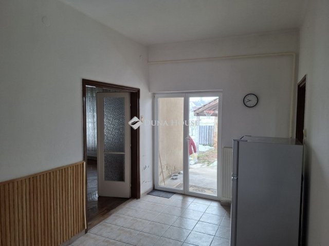 Eladó családi ház, Lovasberényben 65 M Ft, 6 szobás