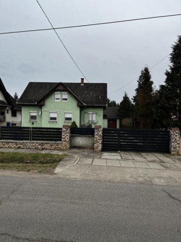 Eladó családi ház, Barcson 85 M Ft, 6 szobás