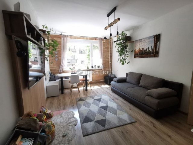 Eladó panellakás, Szegeden 74 M Ft, 2+2 szobás