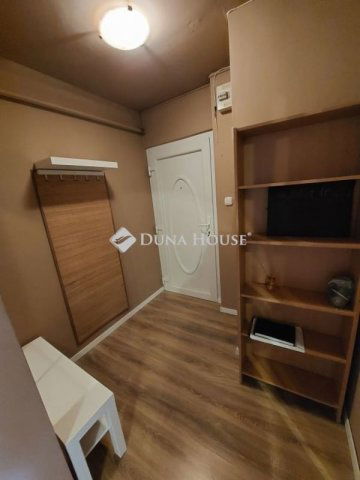 Eladó téglalakás, Baján 26.5 M Ft, 2 szobás