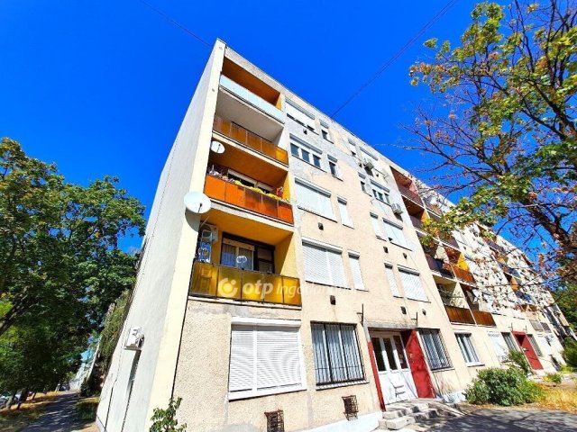 Eladó panellakás, Nagykőrösön 34.5 M Ft, 2 szobás