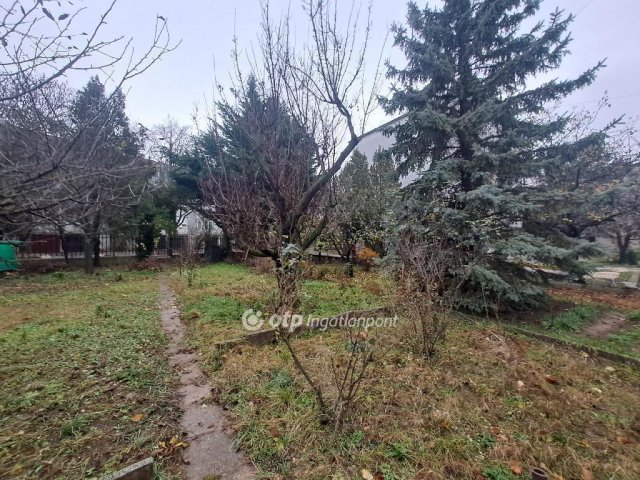 Eladó téglalakás, Veszprémben 69.8 M Ft, 3 szobás