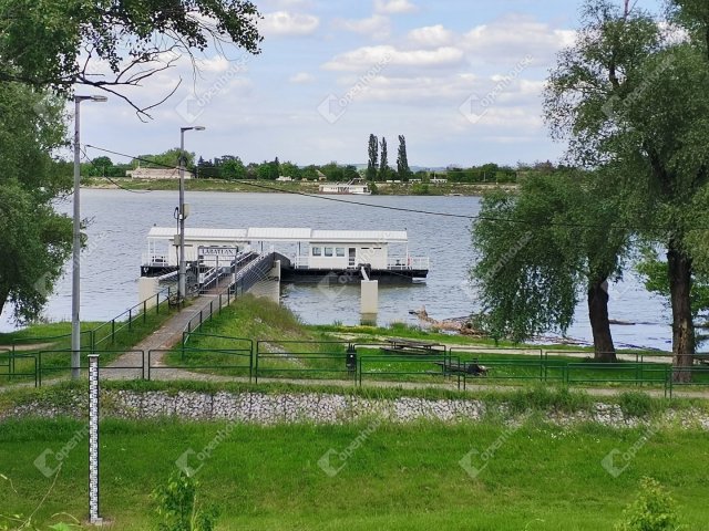 Eladó üzlethelyiség, Lábatlanon 140 M Ft / költözzbe.hu