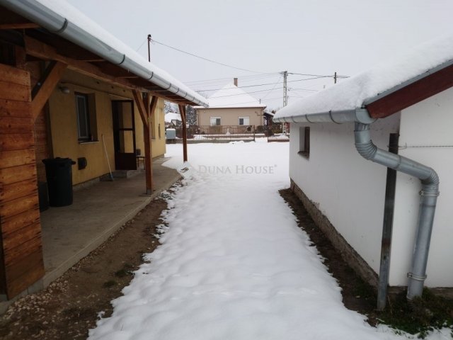 Eladó családi ház, Kiskunfélegyházán 29.9 M Ft, 1 szobás