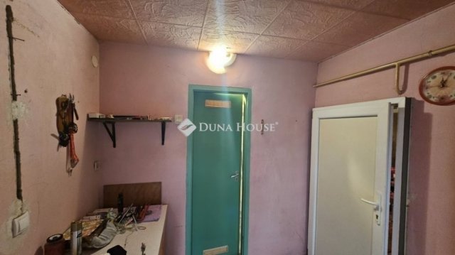 Eladó családi ház, Lajoskomáromban 22 M Ft, 2 szobás