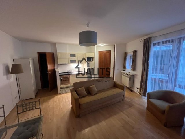 Kiadó téglalakás, albérlet, VI. kerületben, Lovag utcában