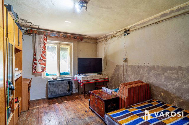 Eladó családi ház, Szegeden 36.9 M Ft, 2 szobás