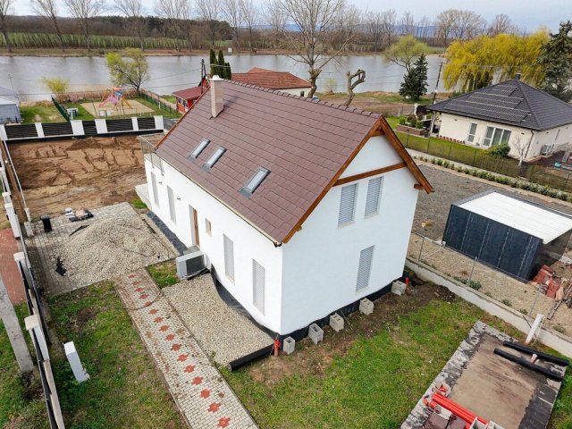 Eladó családi ház, Őrbottyánban 148.9 M Ft, 4 szobás