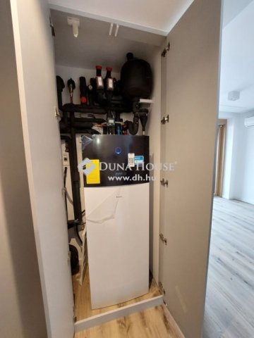 Eladó téglalakás, Siófokon 199.163 M Ft, 4 szobás