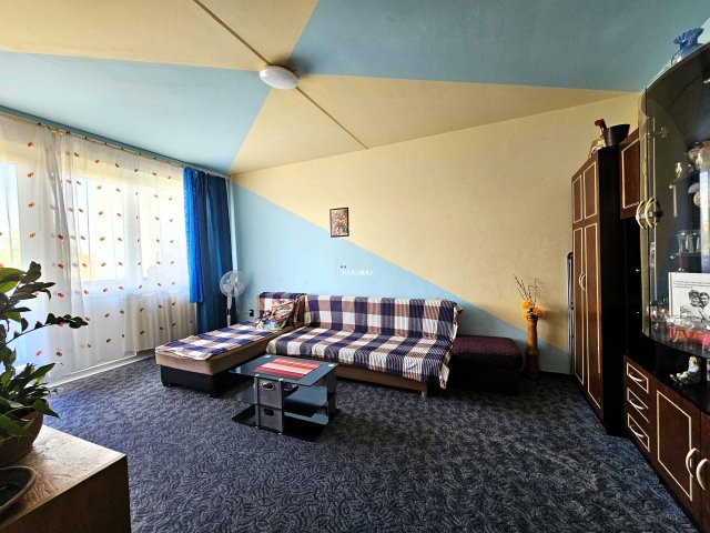 Eladó panellakás, Mosonmagyaróváron 33.5 M Ft, 3 szobás