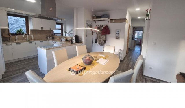 Eladó ikerház, Ürömön 124.9 M Ft, 5 szobás