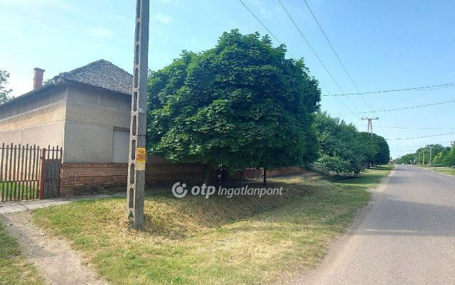 Eladó családi ház, Kunszentmártonban 11.99 M Ft, 3 szobás