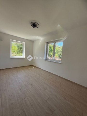 Eladó ikerház, Nagytarcsán 130.7 M Ft, 4 szobás