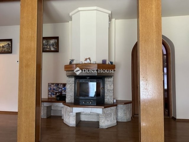 Eladó családi ház, Kecskeméten 128 M Ft, 4+1 szobás