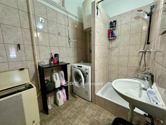 Eladó téglalakás, Debrecenben 64.99 M Ft, 2 szobás