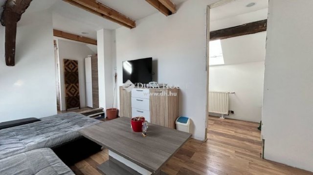 Eladó téglalakás, Szombathelyen 87.75 M Ft, 4 szobás