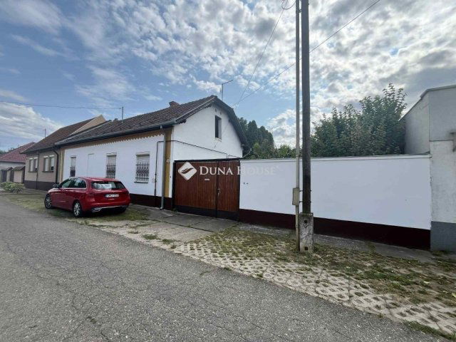 Eladó családi ház, Kecskeméten 56 M Ft, 3 szobás