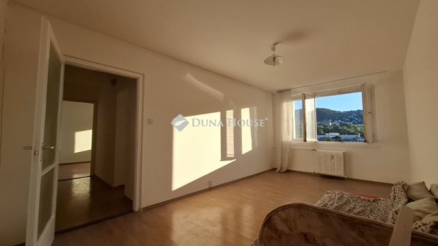 Eladó panellakás, Budapesten, III. kerületben 76.9 M Ft, 2 szobás
