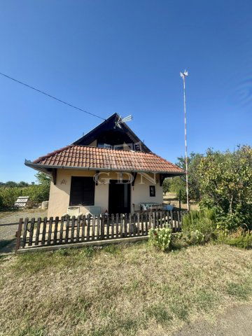 Eladó nyaraló, Mohácson 10 M Ft, 2 szobás / költözzbe.hu