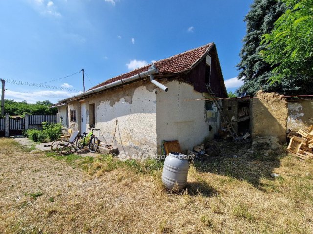 Eladó családi ház, Bagaméren 6.55 M Ft, 2+1 szobás