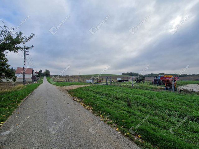 Eladó családi ház, Rédén 16.5 M Ft, 3 szobás