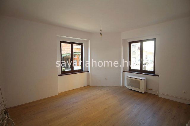 Eladó téglalakás, Szombathelyen 57.99 M Ft, 4 szobás