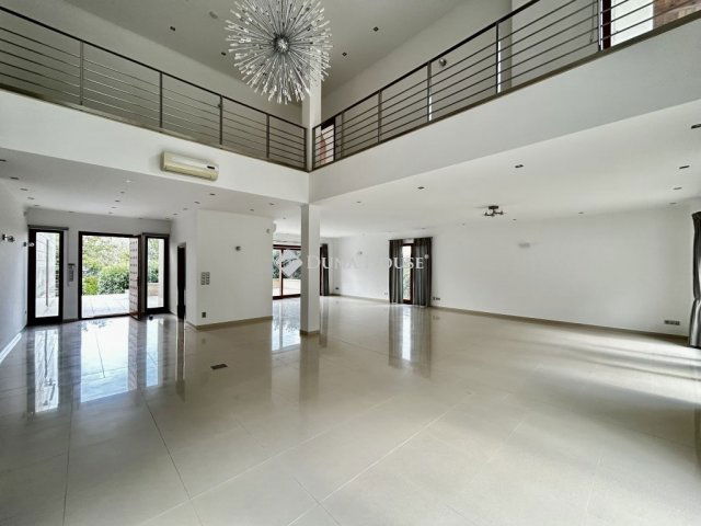 Eladó családi ház, Budapesten, III. kerületben 827.75 M Ft