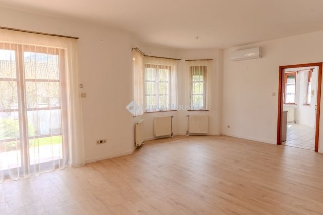 Eladó családi ház, Csobánkán 130 M Ft, 5 szobás