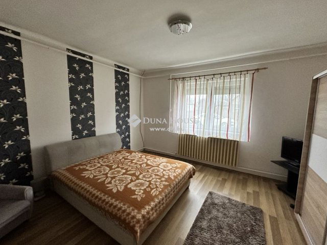 Eladó családi ház, Szigetváron 47 M Ft, 4 szobás